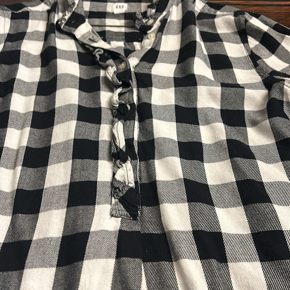 GAP Buffalo plaid Ruffle Popover Blouse Black and white buffalo check  size M - Picture 8 of 11